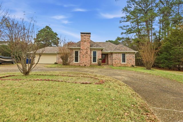 24 Winona Dr, Maumelle, AR 72113