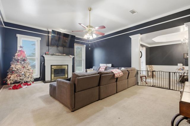 24 Winona Dr, Maumelle, AR 72113