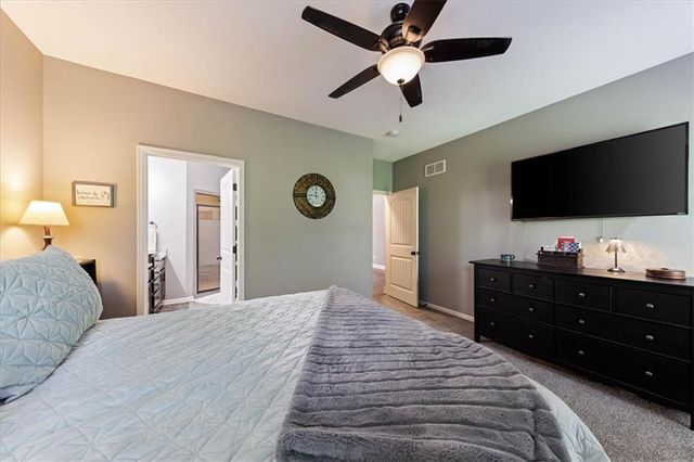 931 N Oak Terrace, Tonganoxie, KS 66086