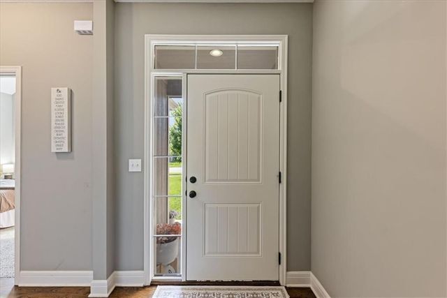 931 N Oak Terrace, Tonganoxie, KS 66086