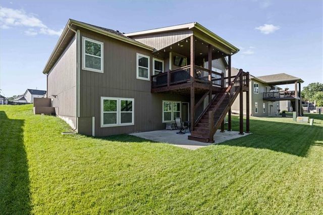 931 N Oak Terrace, Tonganoxie, KS 66086