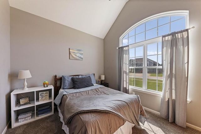931 N Oak Terrace, Tonganoxie, KS 66086