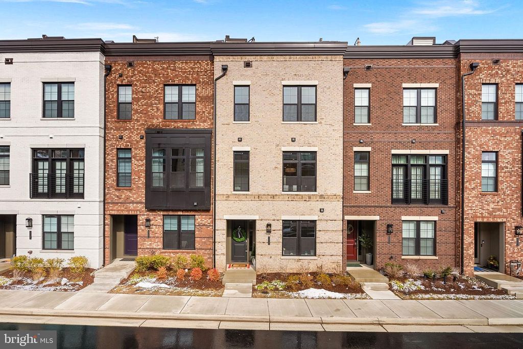 43486 WILCOX TER, Ashburn, VA 20148