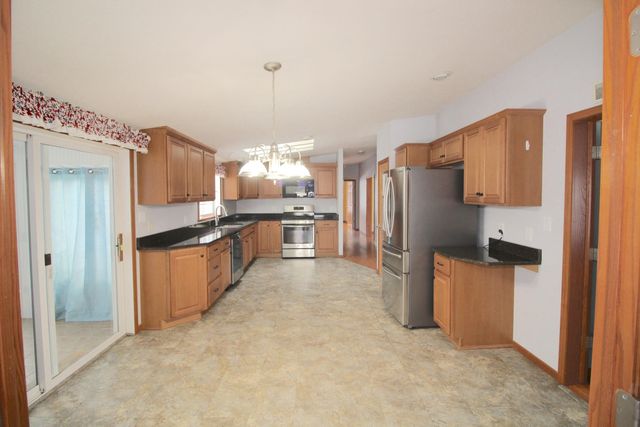 23 Timber Trail, Sandown, NH 03873