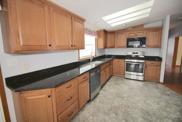 23 Timber Trail, Sandown, NH 03873