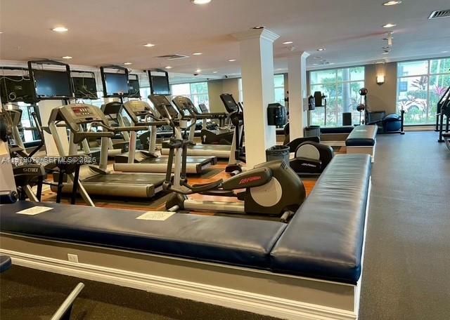 1919 Van Buren St 212A, Hollywood, FL 33020