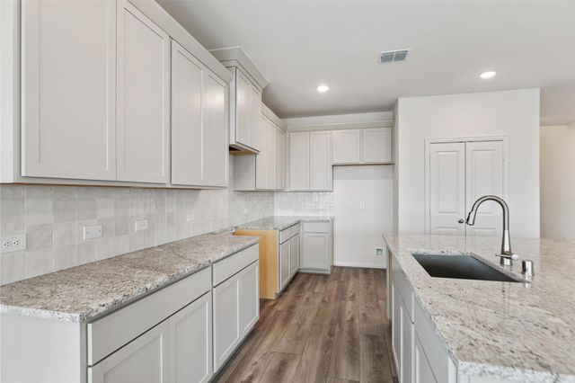 21119 Sunlight Grove Drive, Bonney, TX 77583