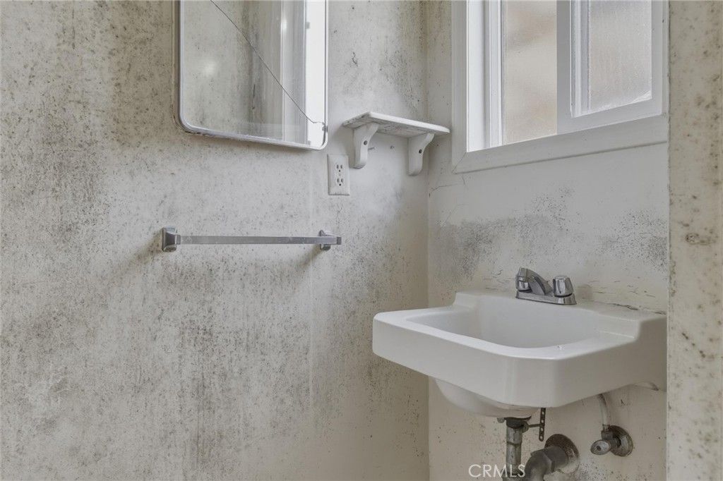 Image 12 of property listing at 6262 Chinook Avenue, Westminster, CA 92683