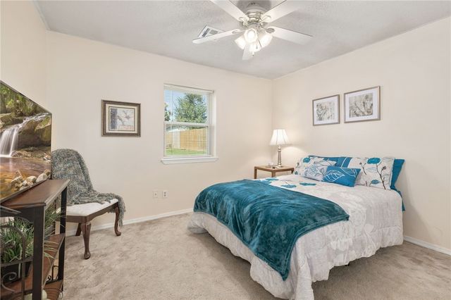 1023 W Magnolia Street, Rogers, AR 72756