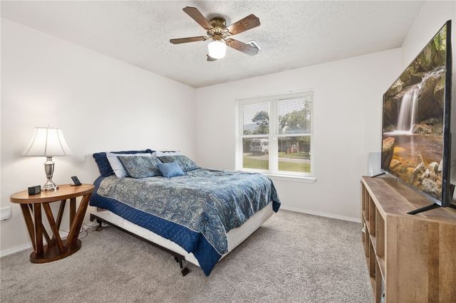1023 W Magnolia Street, Rogers, AR 72756