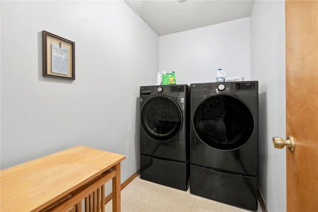 1023 W Magnolia Street, Rogers, AR 72756