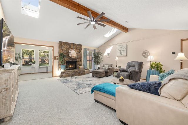 1023 W Magnolia Street, Rogers, AR 72756
