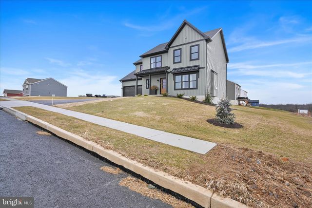 1 LANTERN CT, Carlisle, PA 17013