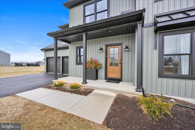 1 LANTERN CT, Carlisle, PA 17013