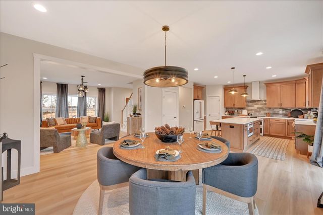 1 LANTERN CT, Carlisle, PA 17013