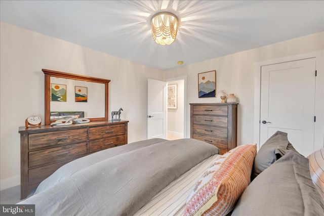 1 LANTERN CT, Carlisle, PA 17013