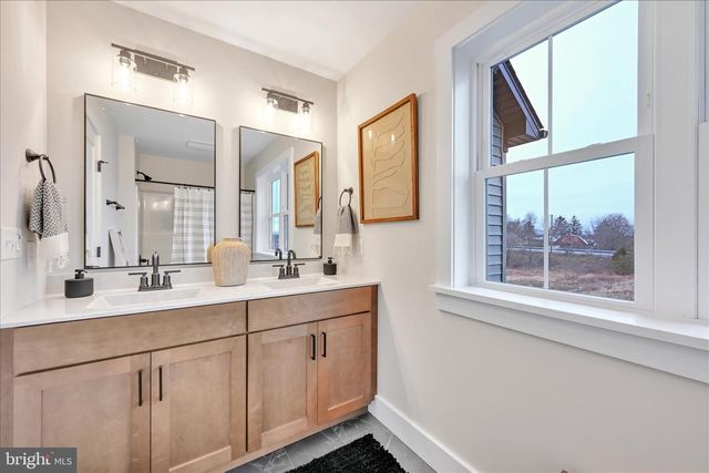 1 LANTERN CT, Carlisle, PA 17013