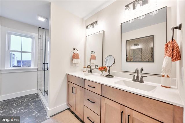 1 LANTERN CT, Carlisle, PA 17013