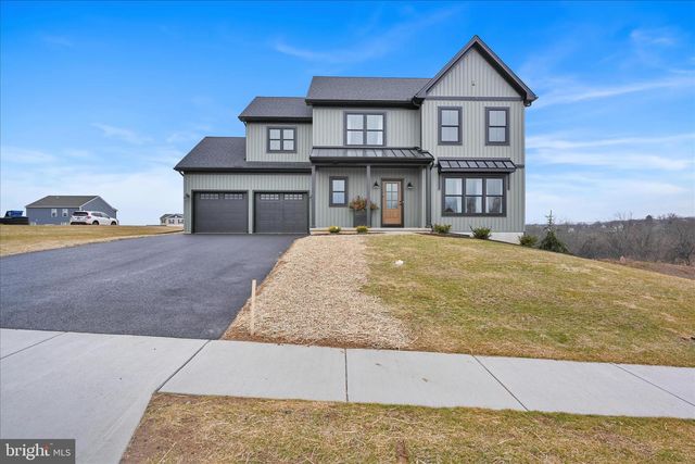 1 LANTERN CT, Carlisle, PA 17013