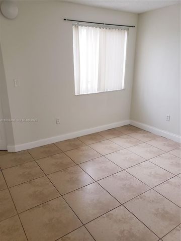 8660 NW 5th Ter 15-209, Miami, FL 33126