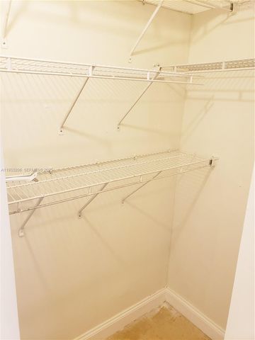 8660 NW 5th Ter 15-209, Miami, FL 33126