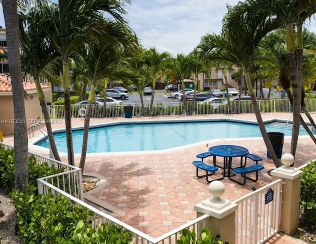 8660 NW 5th Ter 15-209, Miami, FL 33126