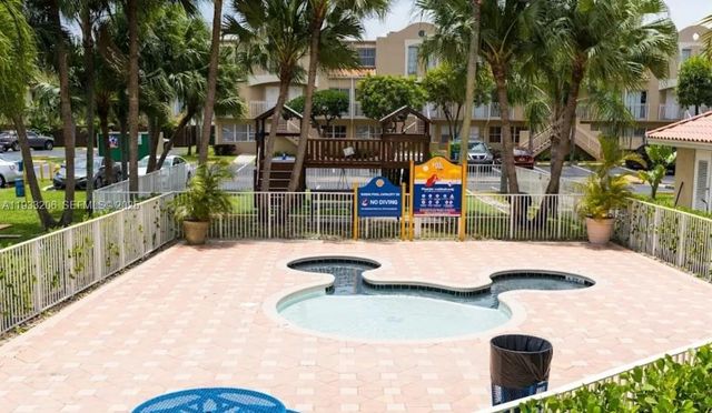 8660 NW 5th Ter 15-209, Miami, FL 33126