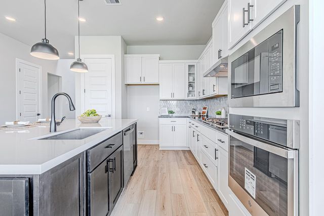 141 Peninsula Point Drive, Montgomery, TX 77356