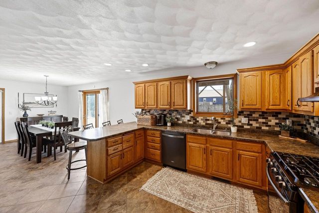 3823 Falcon Ridge Drive, Janesville, WI 53548