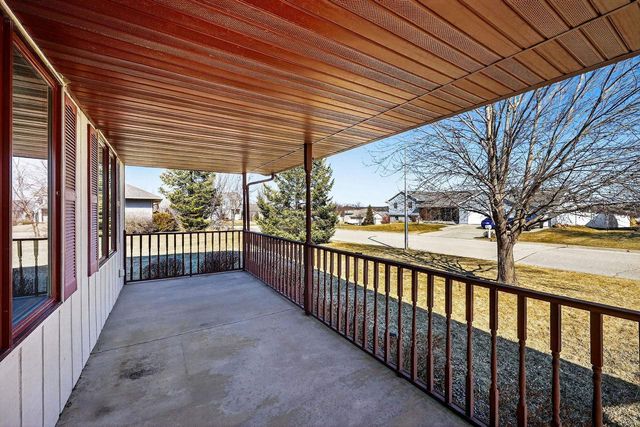 3823 Falcon Ridge Drive, Janesville, WI 53548