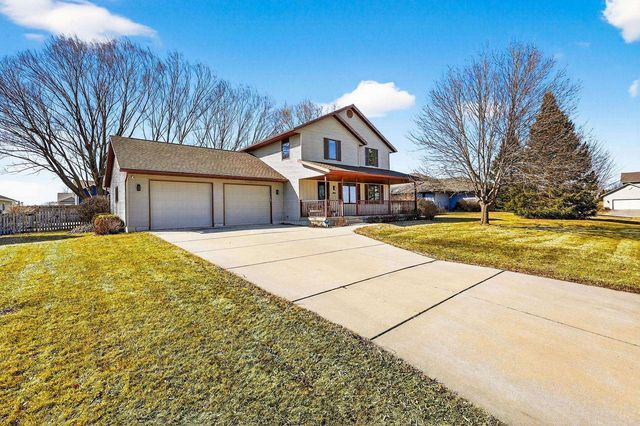 3823 Falcon Ridge Drive, Janesville, WI 53548