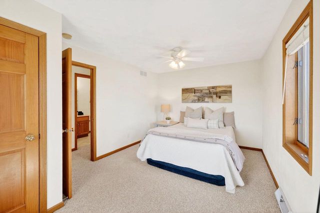 3823 Falcon Ridge Drive, Janesville, WI 53548