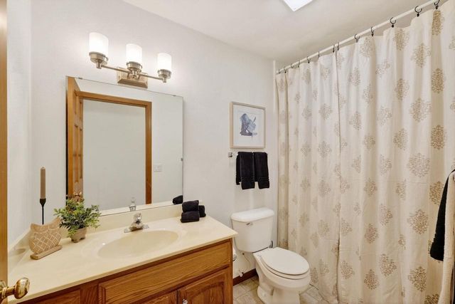 3823 Falcon Ridge Drive, Janesville, WI 53548