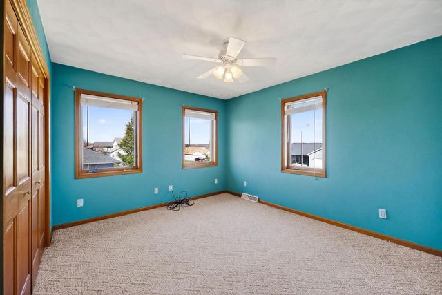 3823 Falcon Ridge Drive, Janesville, WI 53548