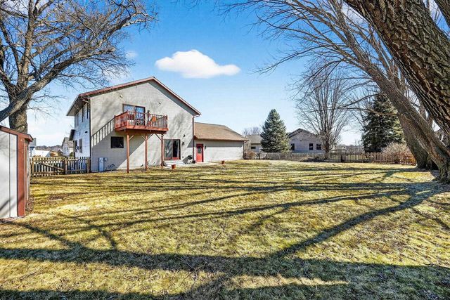 3823 Falcon Ridge Drive, Janesville, WI 53548