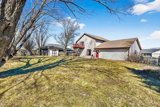 3823 Falcon Ridge Drive, Janesville, WI 53548