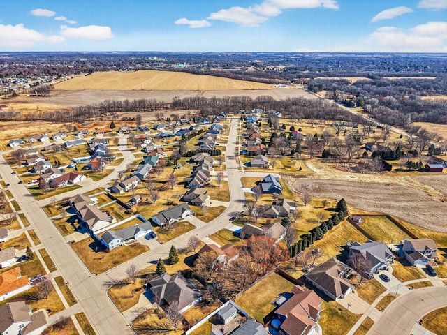 3823 Falcon Ridge Drive, Janesville, WI 53548