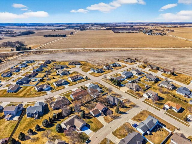 3823 Falcon Ridge Drive, Janesville, WI 53548