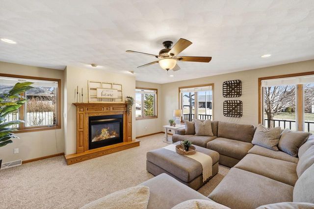 3823 Falcon Ridge Drive, Janesville, WI 53548