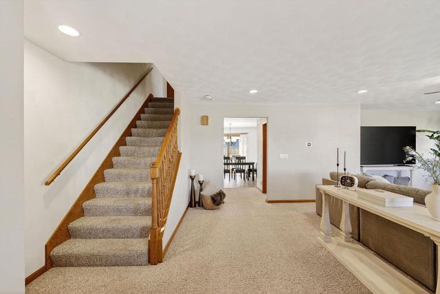 3823 Falcon Ridge Drive, Janesville, WI 53548