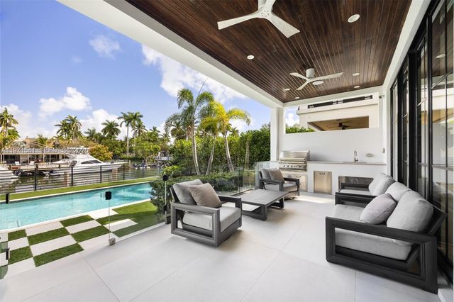 885 NE 76th Street, Miami, FL 33138