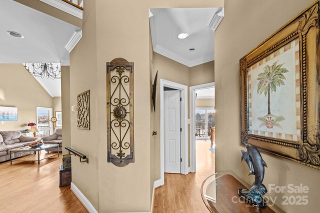 121 Pleasant Pointe Drive, Hickory, NC 28601