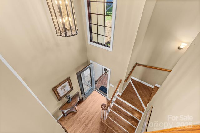 121 Pleasant Pointe Drive, Hickory, NC 28601