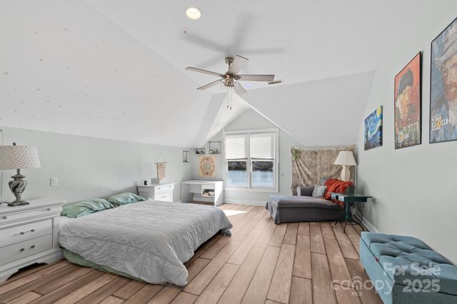 121 Pleasant Pointe Drive, Hickory, NC 28601