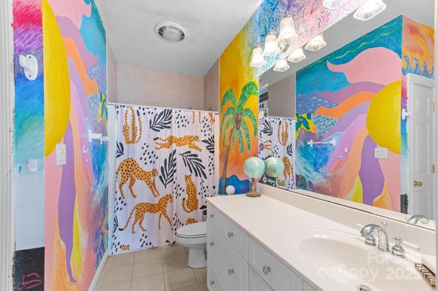 121 Pleasant Pointe Drive, Hickory, NC 28601