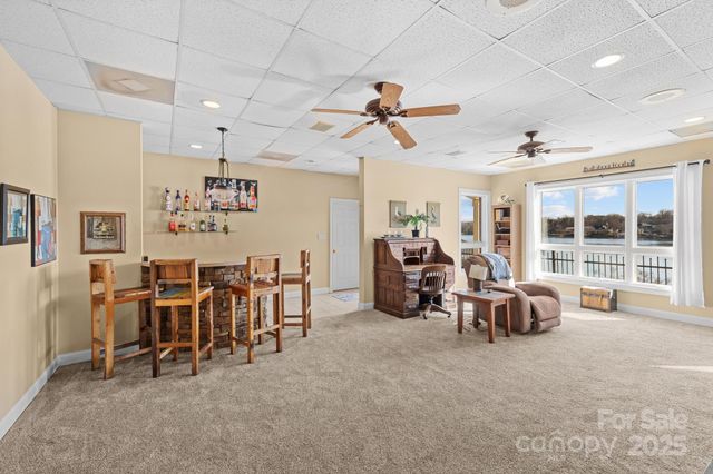 121 Pleasant Pointe Drive, Hickory, NC 28601