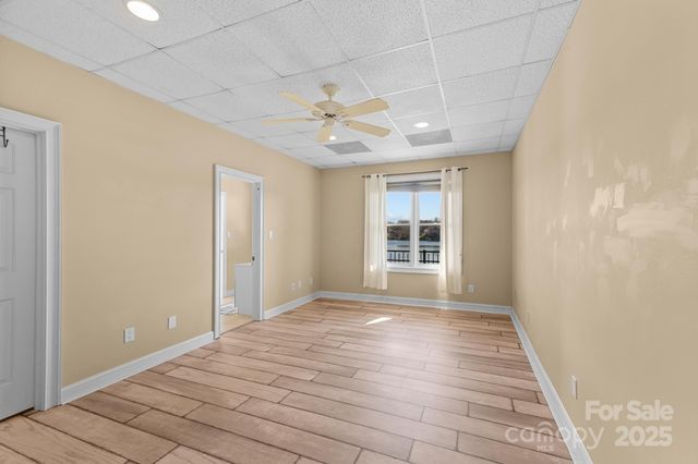 121 Pleasant Pointe Drive, Hickory, NC 28601