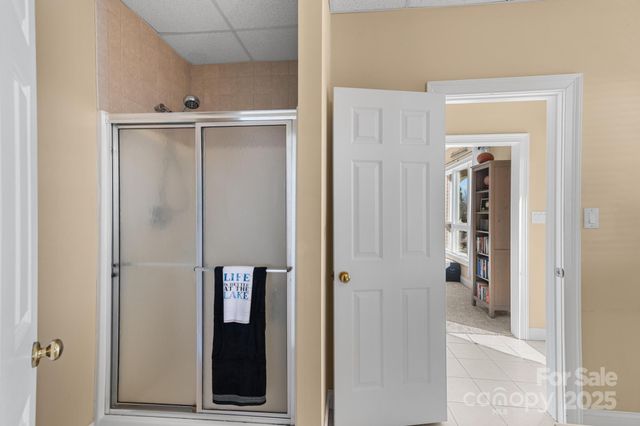 121 Pleasant Pointe Drive, Hickory, NC 28601