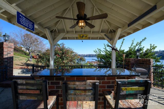 121 Pleasant Pointe Drive, Hickory, NC 28601