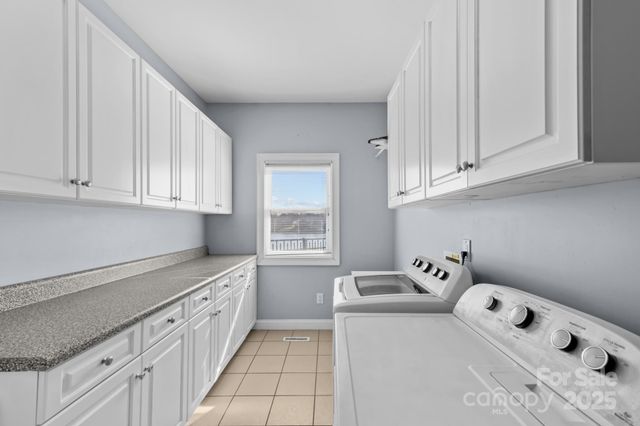 121 Pleasant Pointe Drive, Hickory, NC 28601